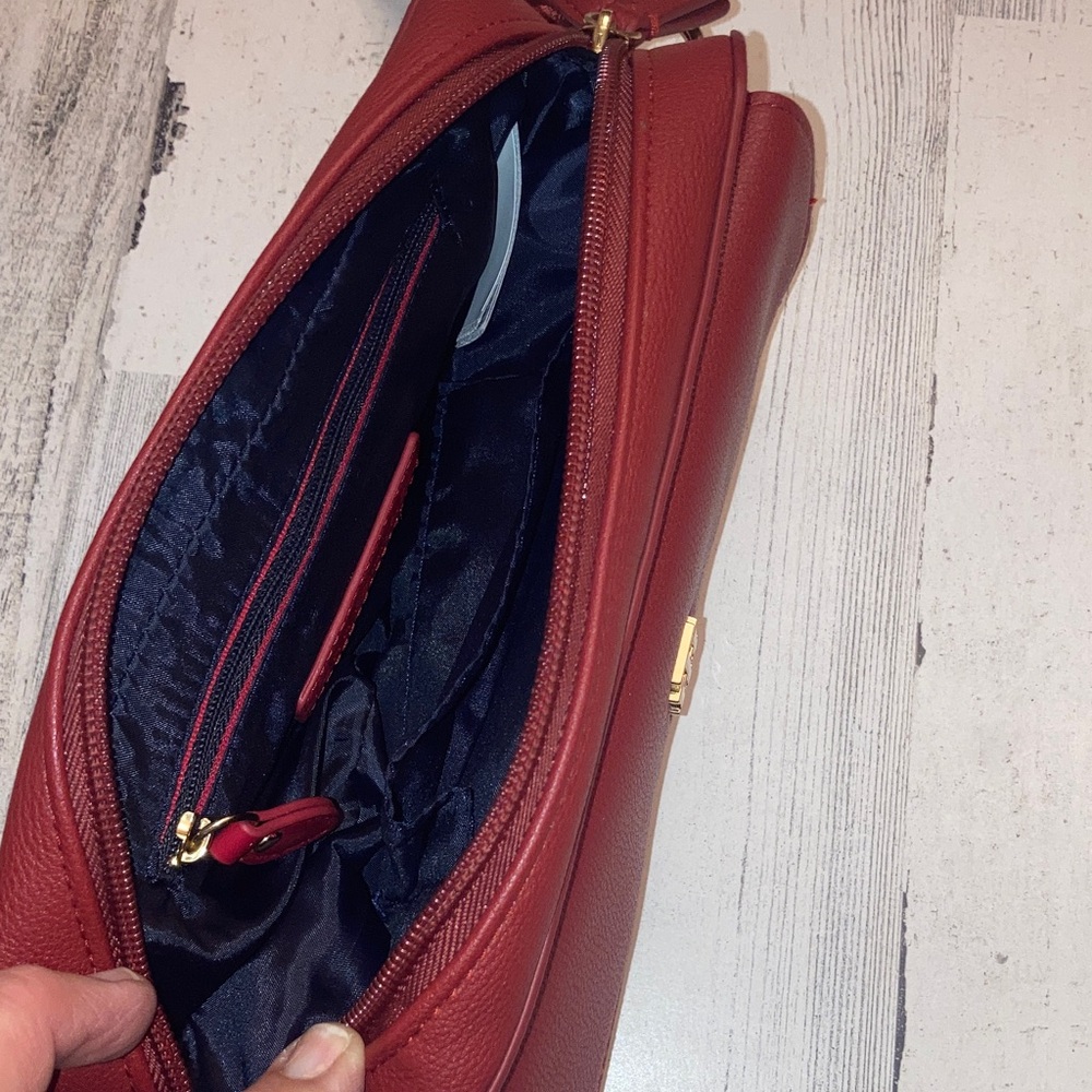 NWOT Tommy Hilfiger Elegant Red Crossbody Bag - Picture 14 of 16